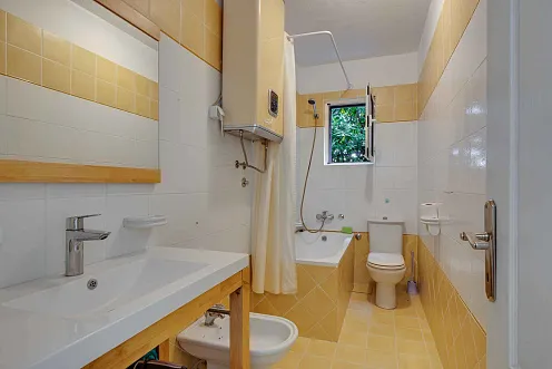 Apartment mit 3 Schlafzimmern im Erdgeschoss, separatem Eingang und Meerblick — photo 3